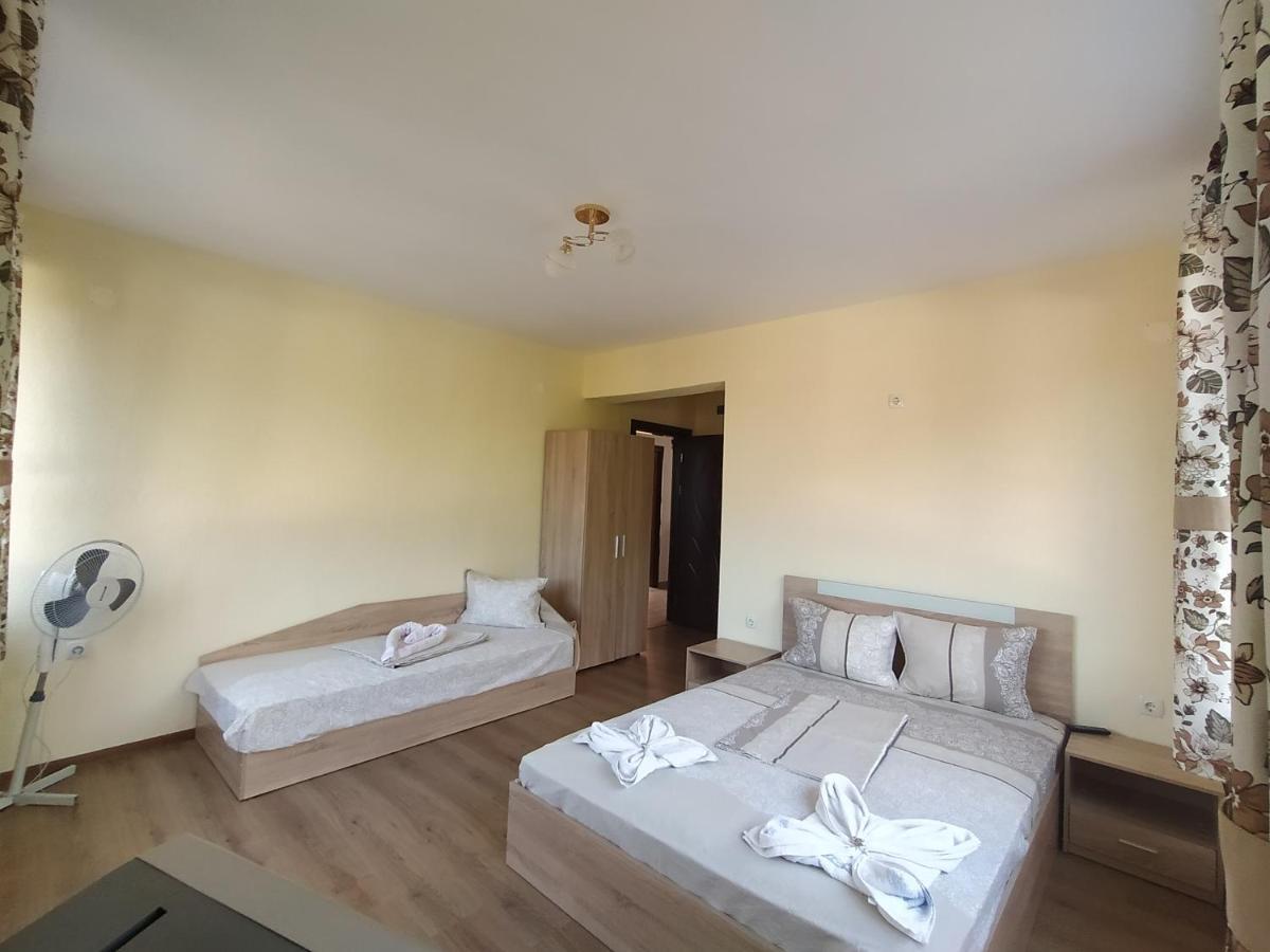 Guest House Proynovi Kałofer Zewnętrze zdjęcie