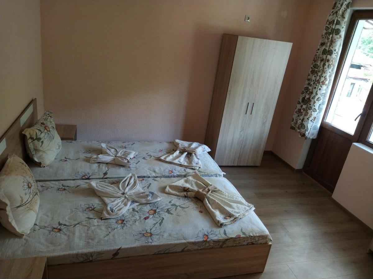 Guest House Proynovi Kałofer Zewnętrze zdjęcie
