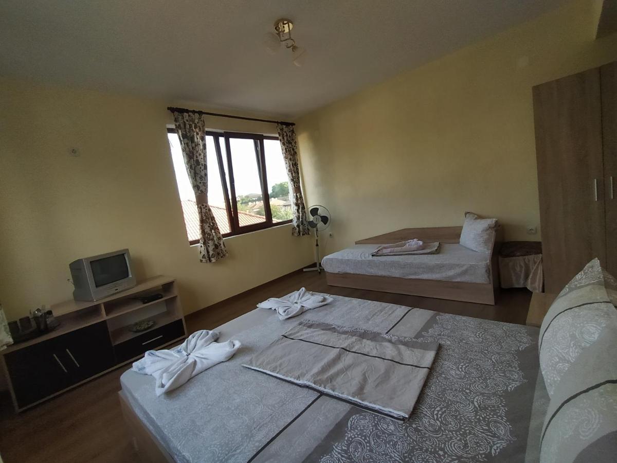 Guest House Proynovi Kałofer Zewnętrze zdjęcie