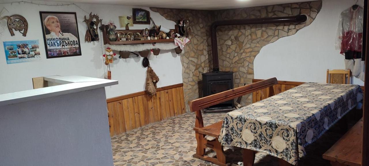 Guest House Proynovi Kałofer Zewnętrze zdjęcie