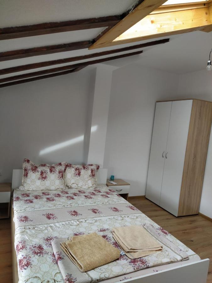 Guest House Proynovi Kałofer Zewnętrze zdjęcie